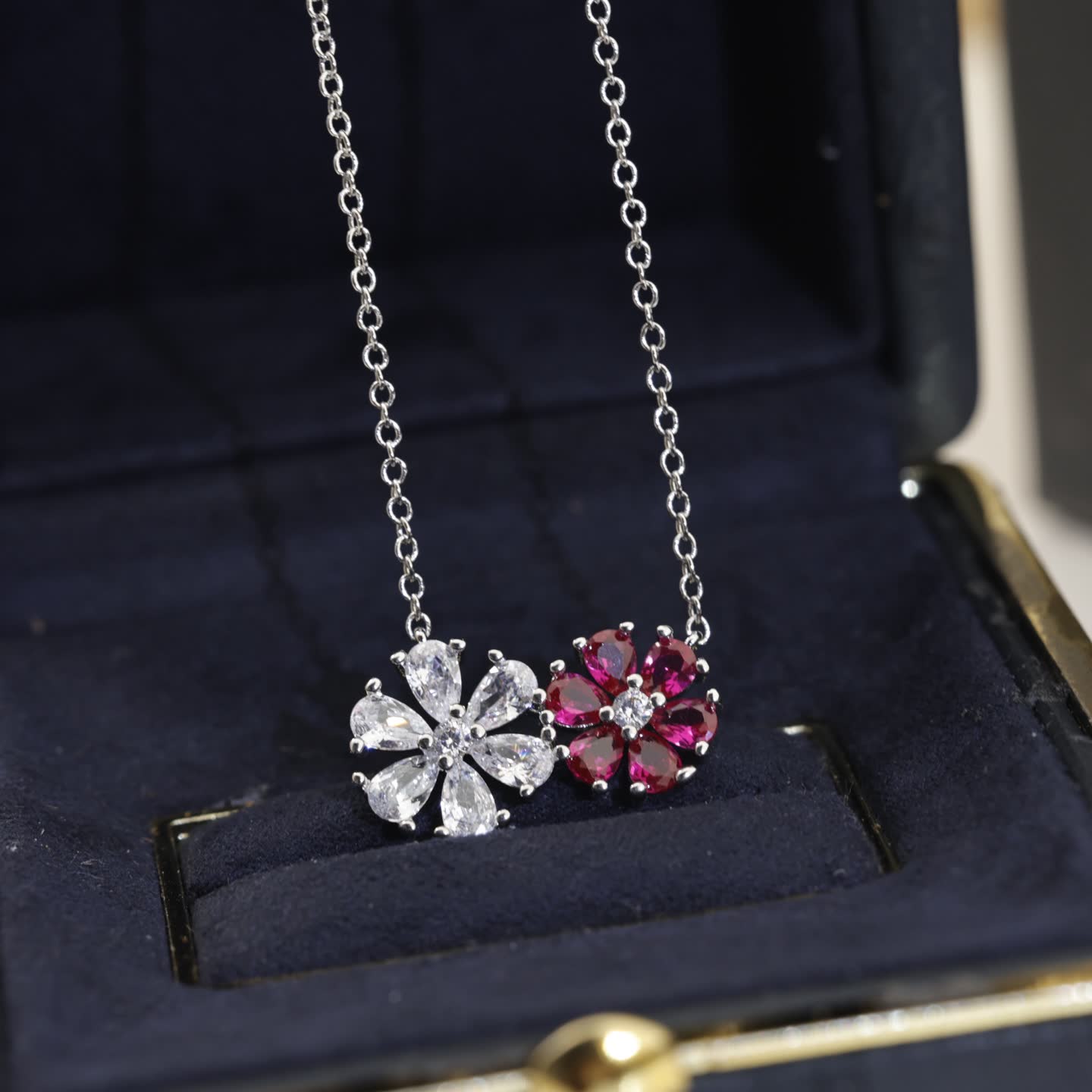 Harry Winston Elegant Blue and White Diamond Flower Necklace